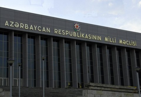 Milli Məclisin komissiyalarının tərkibi müzakirəyə çıxarılır