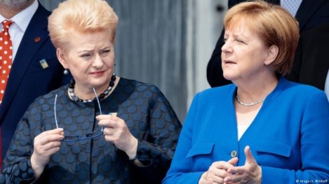 Angela Merkel Qarabağın işğalına görə Rusiyanı ittiham edir