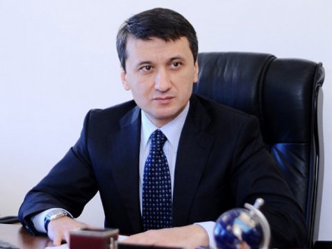 Azər Qasımov: “Yeni diktatura rejimi Ermənistanı uçuruma aparır”