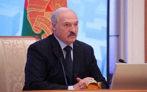 Lukaşenko oğlanlarını kəmərlə döyməsindən danışıb