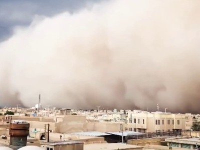 İranda qum fırtınası: 140-dan çox zərərçəkən var