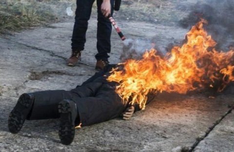 Bakıda özünü yandıran kişi ölüb Bakıda özünü yandıran kişi ölüb
