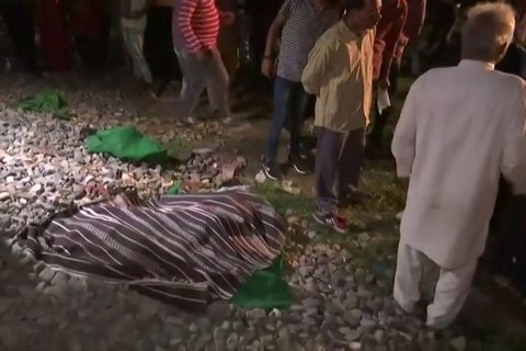 Hindistanda qatar faciəsində ölənlərin sayı 61-ə çatıb