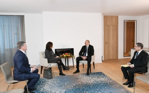 İlham Əliyev “CISCO” şirkətinin icraçı vitse-prezidenti ilə görüşüb