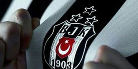 "Beşiktaş" iki oyunçusu ilə vidalaşır