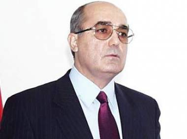 Sabiq nazir: “İlham Əliyevin ətrafına bu respublikanı dağıdanlar yığışıb”