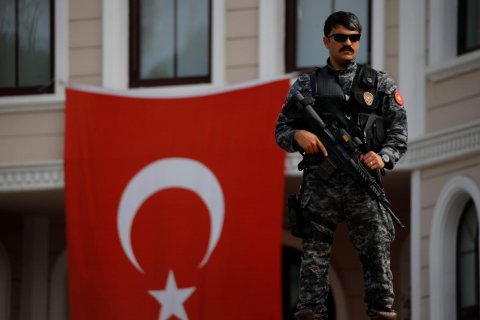 Türkiyədə seçkilər: İki nəfər öldürülüb, onlarla yaralı var