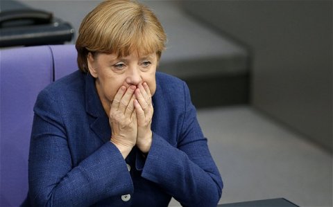 Kansler Angela Merkel yetim qaldı