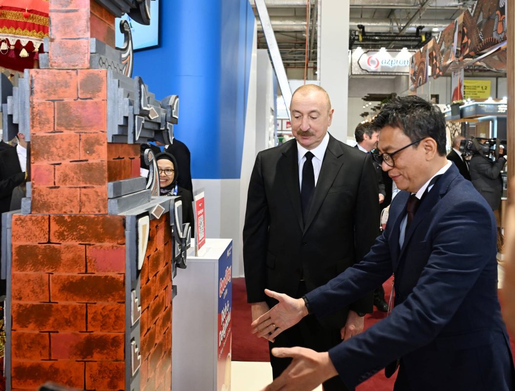 İlham Əliyev 19-cu “Caspian Agro Week” və 31-ci “InterFood Azerbaijan” sərgiləri ilə tanış olub