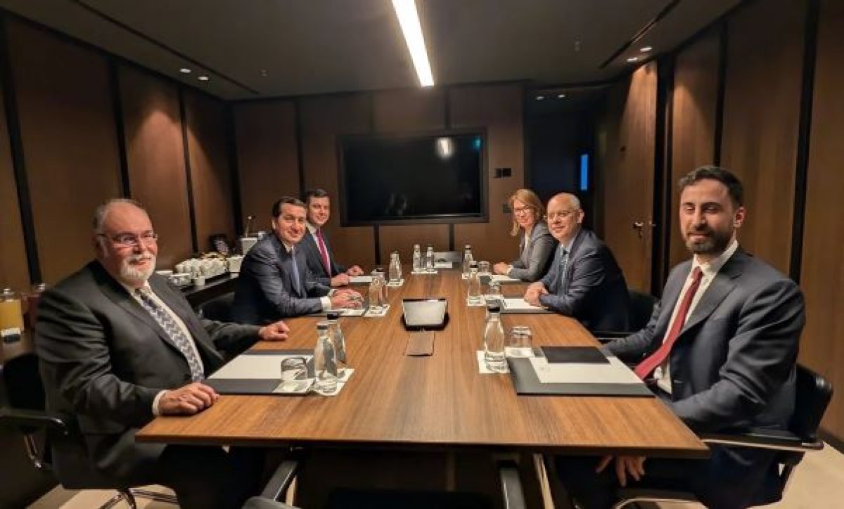 Prezidentin köməkçisi Ərdoğanın baş müşaviri ilə görüşüb