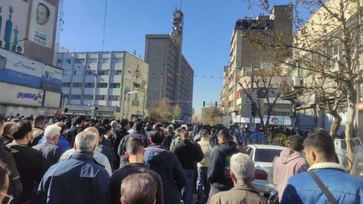 İranın 185 şəhərində etirazlar davam edir - 116 nəfər ölüb