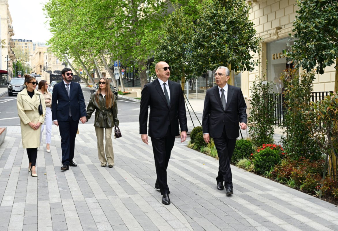 İlham Əliyev Bakının İslam Səfərli küçəsinin yenidənqurmadan sonra açılışında iştirak edib