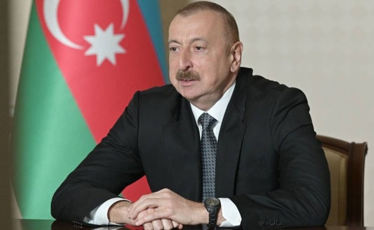 İlham Əliyev sosial media hesablarında fars dilində paylaşım edib