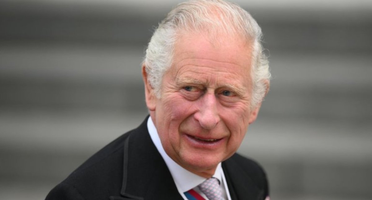  III Çarlz müsəlman olmaqda şübhəli bilinir