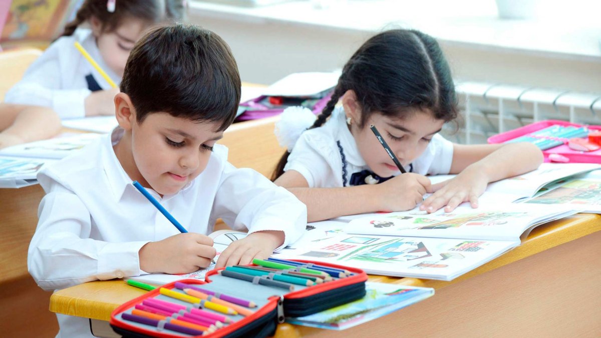 Üstünlük hüququ tətbiq edilən məktəblərə qəbul başlayır
