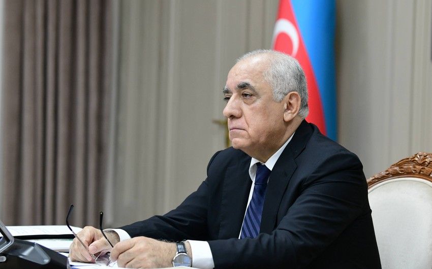 Baş nazir əməkhaqlarına əlavə ilə bağlı qərar imzalayıb