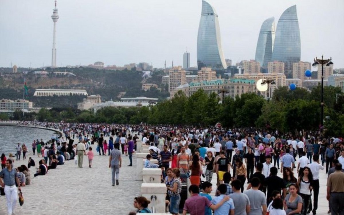Azərbaycan əhalisinin sayı artıb