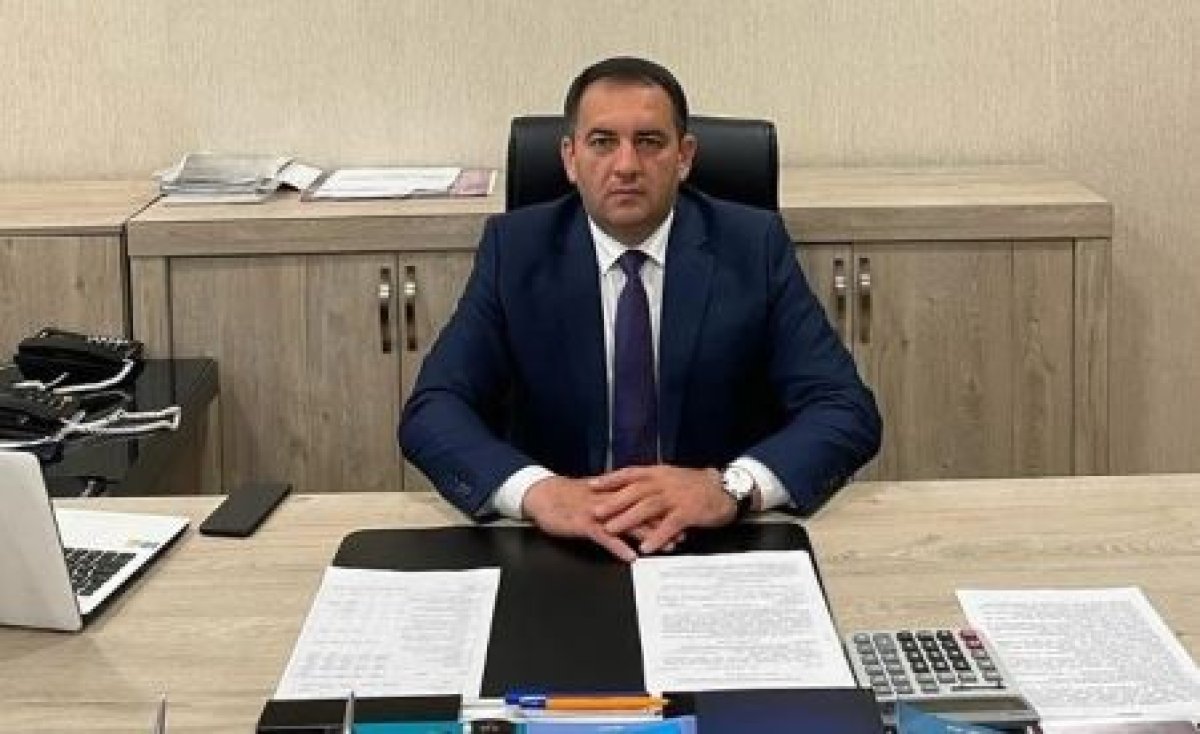 Xətai bələdiyyəsinin sədri bıçaqlanıb