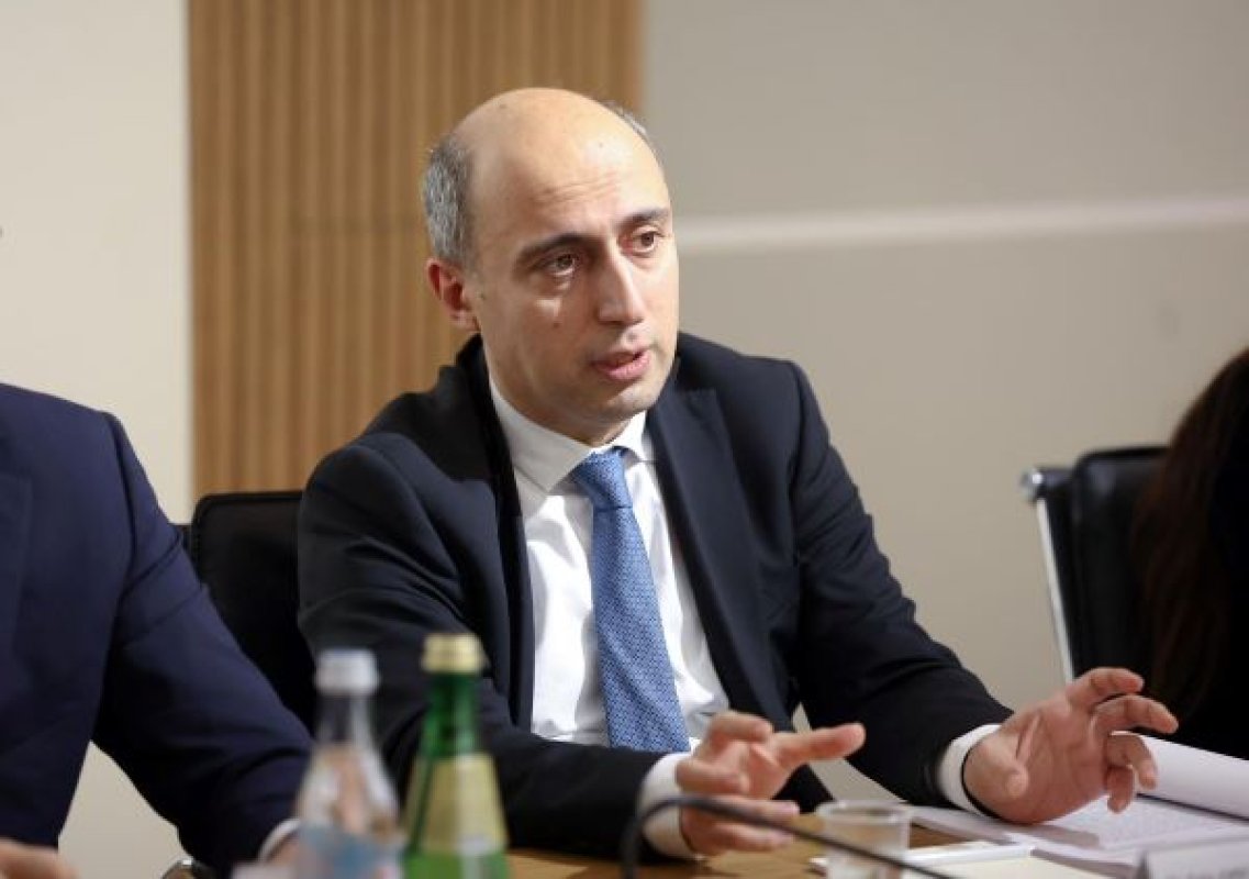 Nazir: "Təhsil yalnız bilik vermək deyil, həm də..."