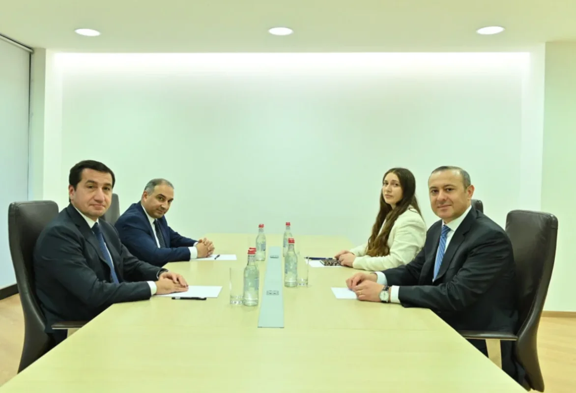 Hikmət Hacıyev və Armen Qriqoryan Ermənistanda görüşüblər