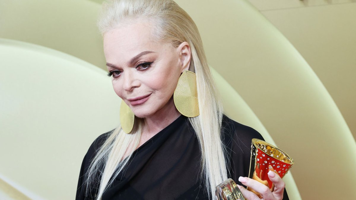 Məşhur müğənni təcili xəstəxanaya yerləşdirilib