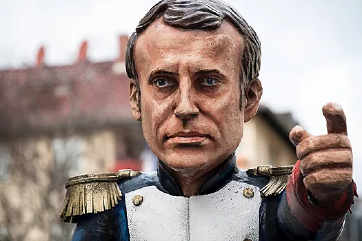 Dövlət Duması: Makron yeni Napoleon Bonapart olmayacaq!