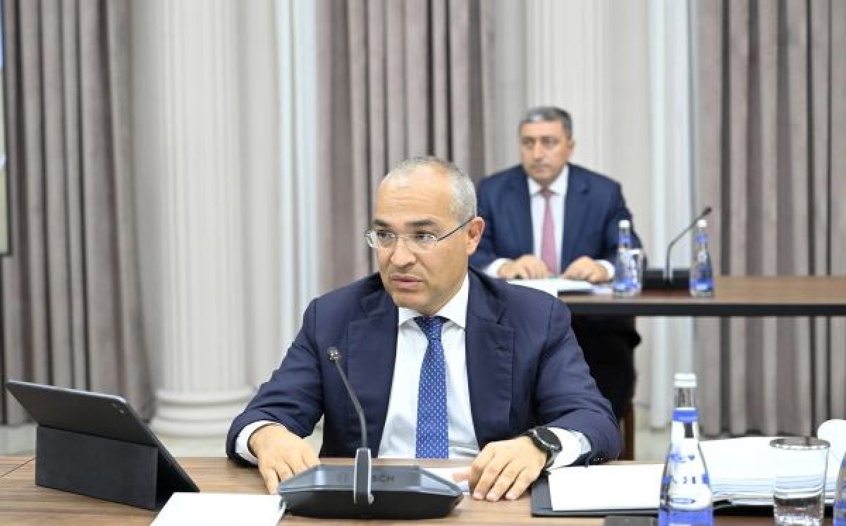 Mikayıl Cabbarov qanunsuz tikililərdən danışıb