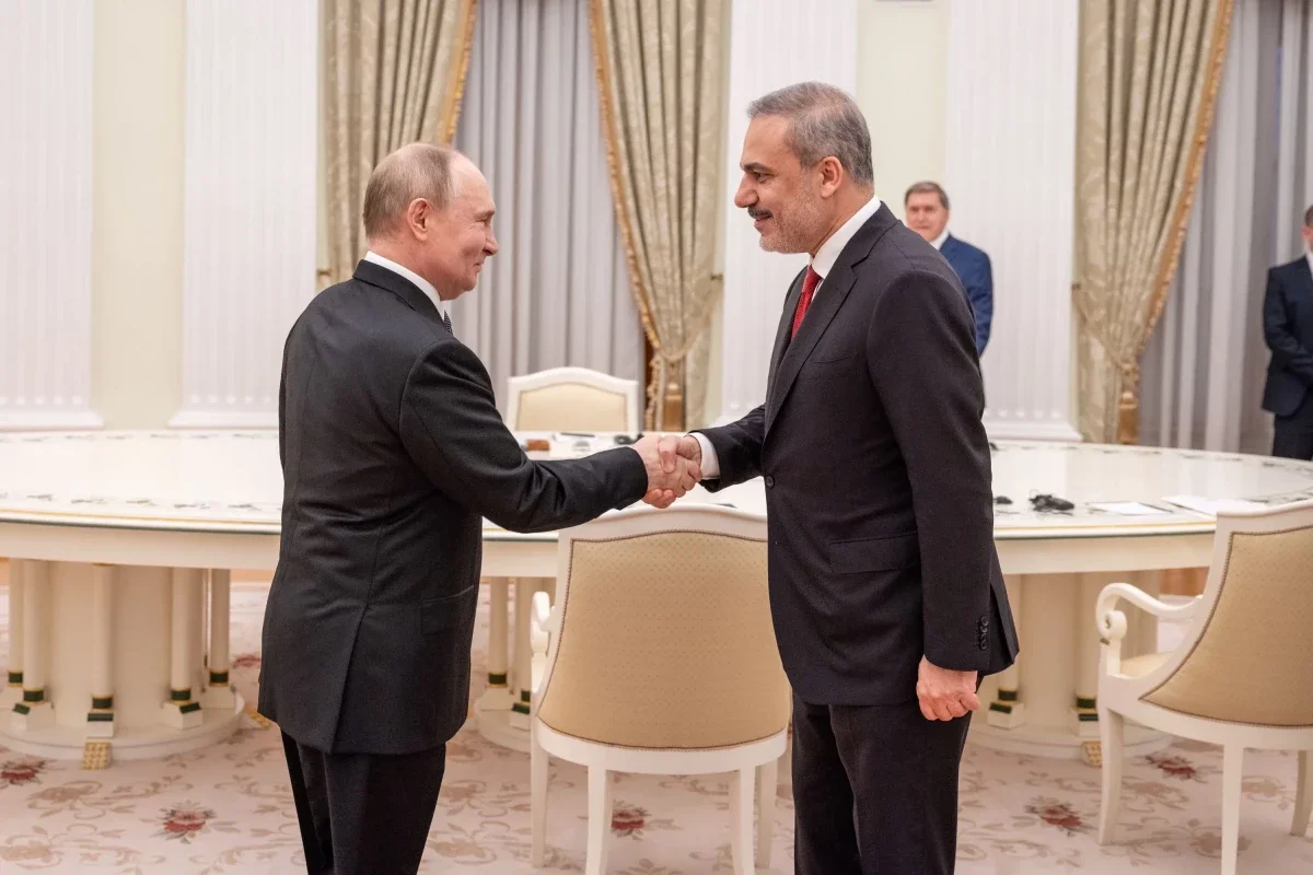 Vladimir Putin Hakan Fidanı qəbul edib