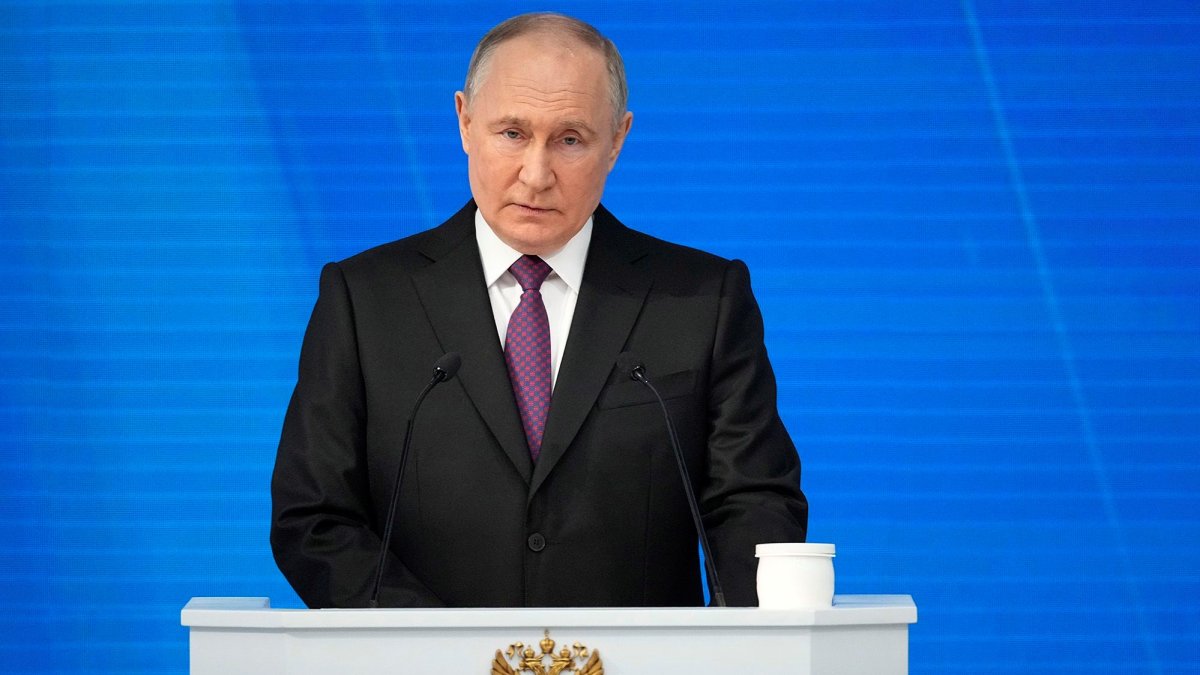 Amerikalı jurnalist Putindən Rusiya vətəndaşlığı istəyir