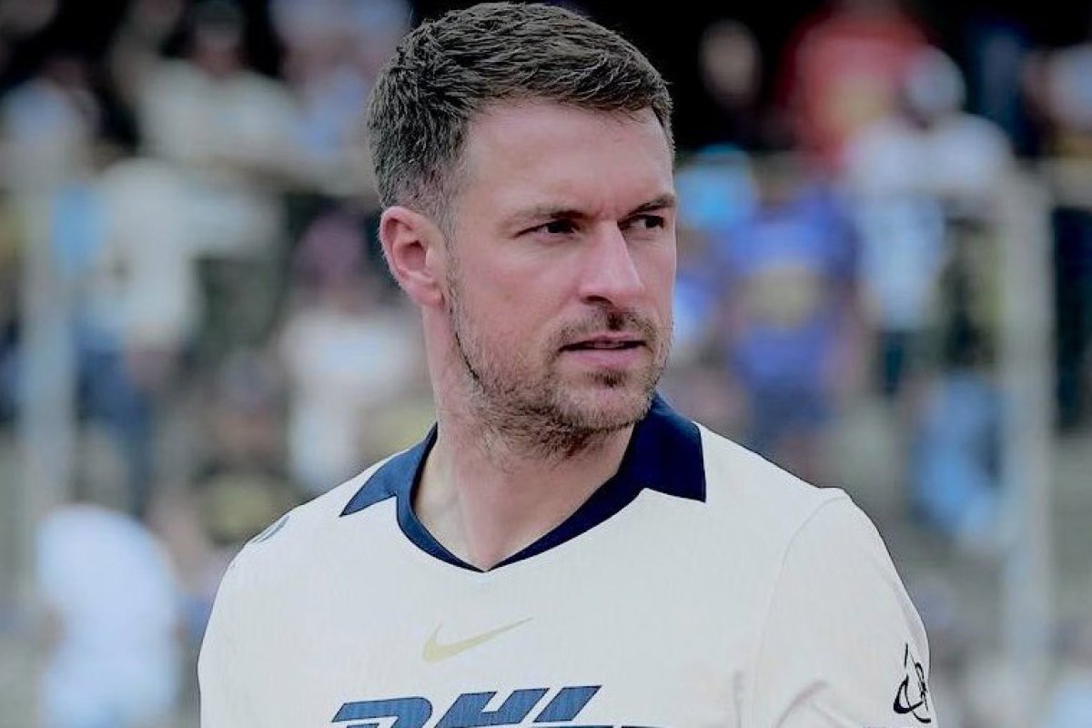 Tanınmış futbolçunun karyerası başa çatıb