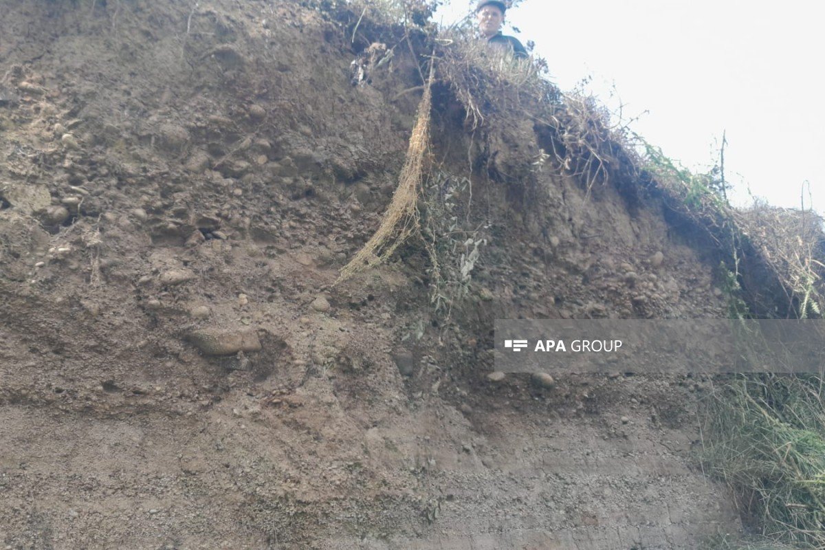 Lənkəranda torpaq sürüşməsi olub - Fotolar