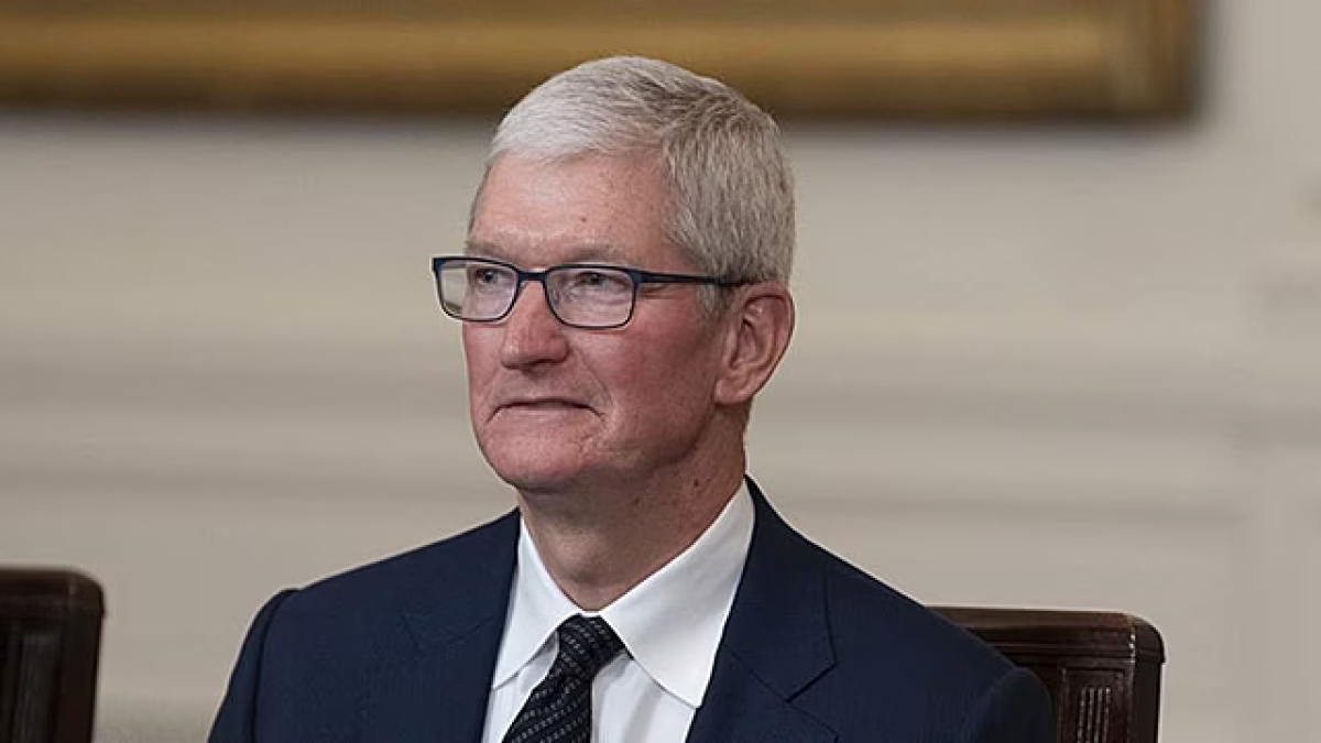 Baş direktor “Apple” ilə vidalaşıb