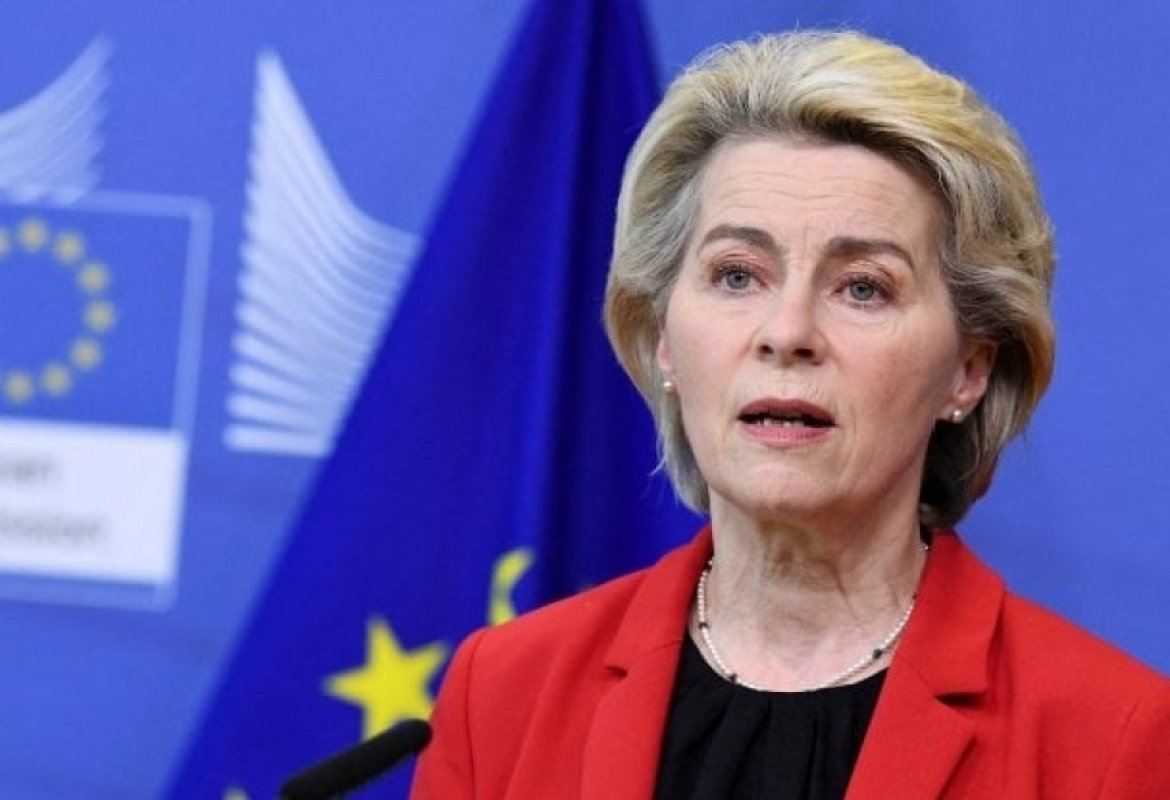 Ursula fon der Lyayen korrupsiyada ittiham olunur