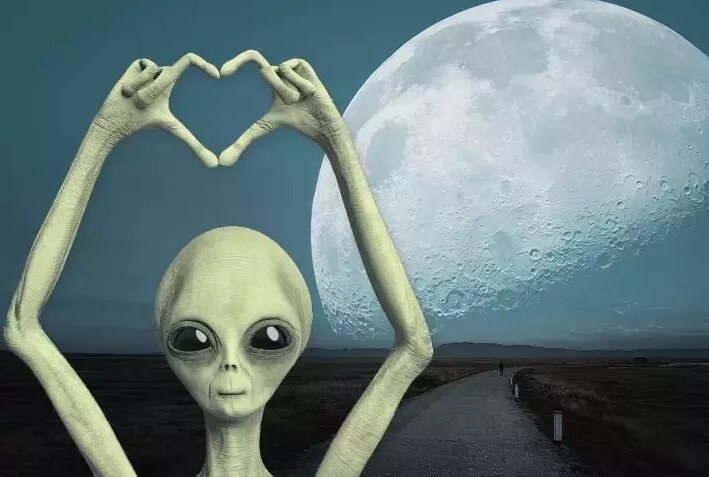 Astronavt yadplanetlilərlə qarşılaşıb