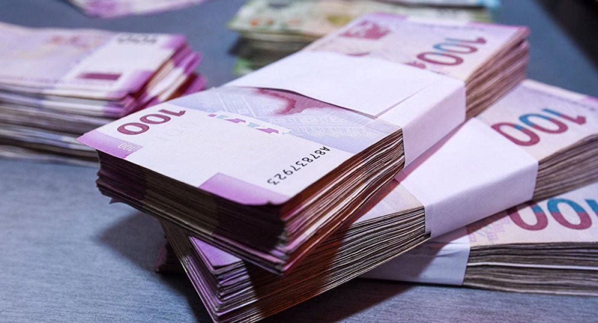 Azərbaycanda 100 manatlıq əskinazlar yenilənir