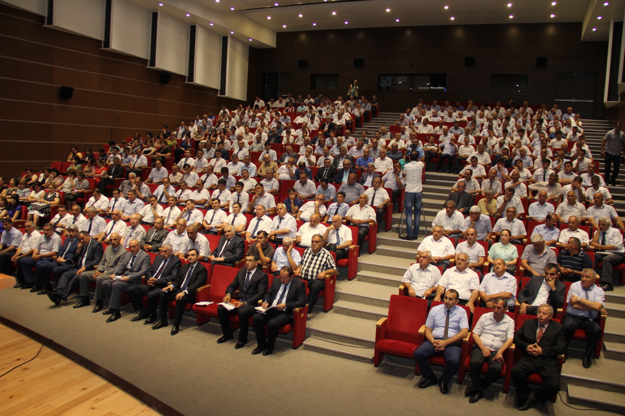 Milli iqtisadiyyatın strateji yol xəritəsi yenidən müzakirəyə çıxarıldı Milli iqtisadiyyatın strateji yol xəritəsi yenidən müzakirəyə çıxarıldı