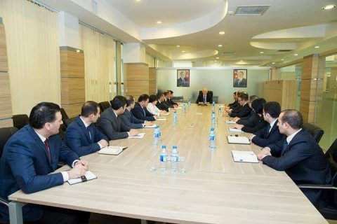 Fuad Ələsgərov yeni sədri kollektivə təqdim edib Fuad Ələsgərov yeni sədri kollektivə təqdim edib