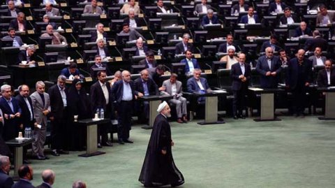 İranlı qadın deputatlar prezident Ruhaniyə müraciət etdilər