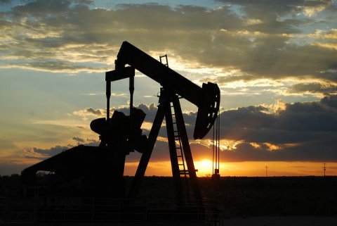 ABŞ-ın İrana sanksiyası neftin qiymətini aşağı saldı