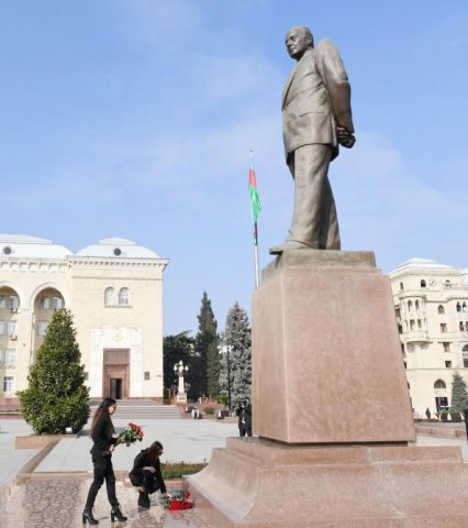 Mehriban Əliyeva Gəncə şəhərinə gəlib Mehriban Əliyeva Gəncə şəhərinə gəlib