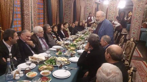 Rüstəm İbrahimbəyov Bakıya gəlib Rüstəm İbrahimbəyov Bakıya gəlib