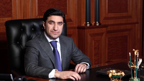 İş adamı İlham Əliyevdən kömək istədi: “Ailəmin və yaxınlarımın həyatı təhlükədədir” İş adamı İlham Əliyevdən kömək istədi: “Ailəmin və yaxınlarımın həyatı təhlükədədir”
