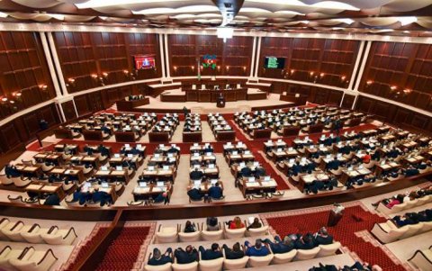 Milli Məclisin növbədənkənar sessiyasının plenar iclaslarının sayı artırılıb