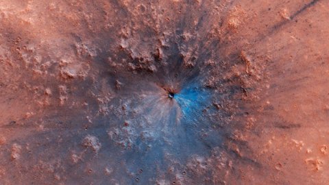 Marsda güclü partlayış: diametri 15-16 metr olan çuxur formalaşıb