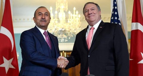 Türkiyə-ABŞ gərginliyi: Pompeo ilə Çavuşoğlu müzakirə apardı