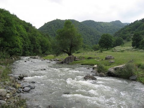 Çaylarda suyun səviyyəsi dəyişir Çaylarda suyun səviyyəsi dəyişir