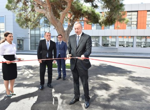 Prezident İlham Əliyev yeni mərkəzin açılışında: nazir məruzə etdi