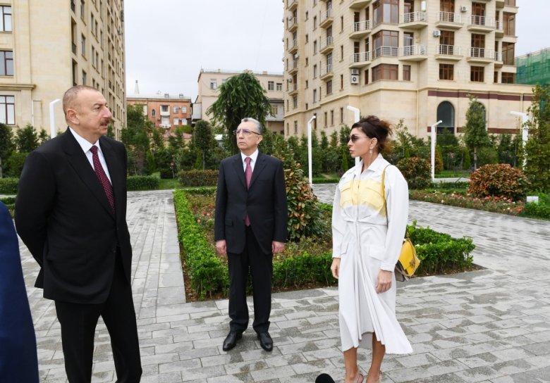 İlham Əliyev və xanımı daha bir parkın açılışında