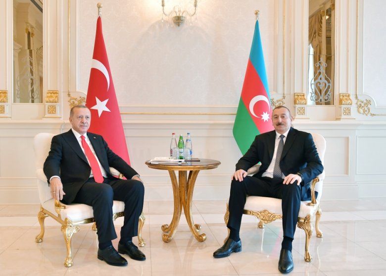 İlham Əliyev Türkiyə prezidenti ilə görüşüb