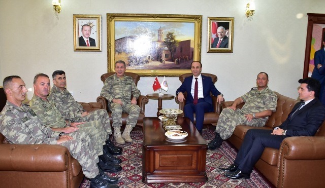 Həbsxanadan çıxmış türk generalı: Acartürk terrorçularla döyüşə öndə gedir Həbsxanadan çıxmış türk generalı: Acartürk terrorçularla döyüşə öndə gedir